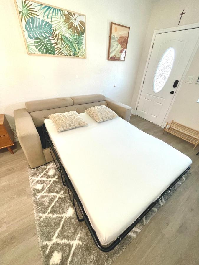 Comfy Bnb W/ King Bed + Work/Travel + Beach 8 Min Hallandale Beach Exterior photo