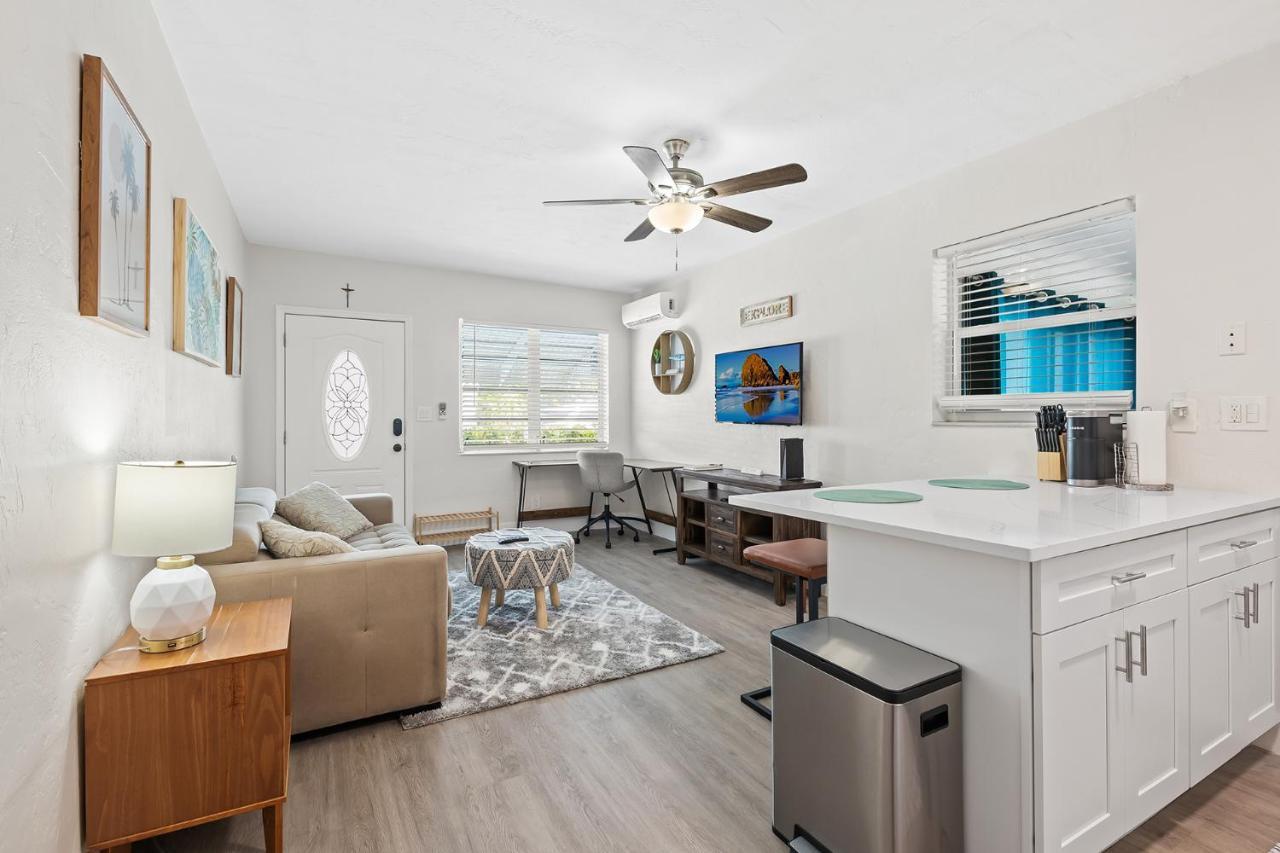 Comfy Bnb W/ King Bed + Work/Travel + Beach 8 Min Hallandale Beach Exterior photo